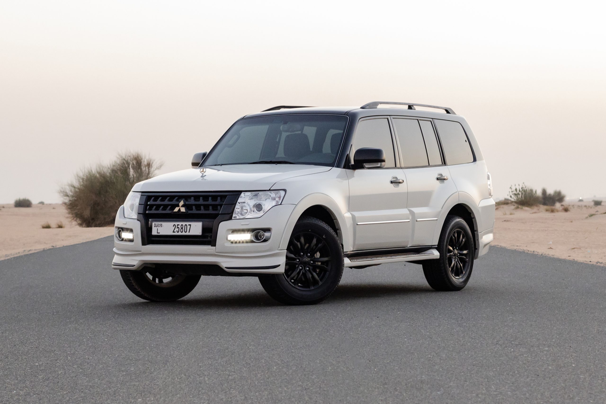 MITSUBISHI PAJERO 2020